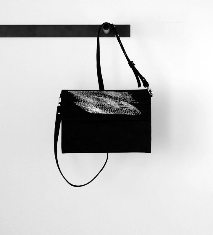 zsofihidasi_falling_clutch_with_strap_s_1